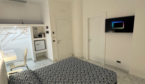Amsterdam Room