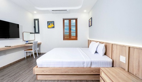 Deluxe Room, 1 King Bed, Sea View