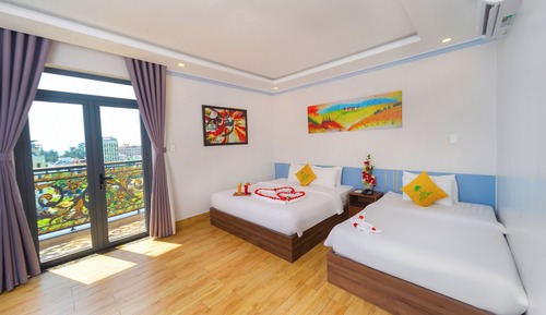 Senior Room with City View