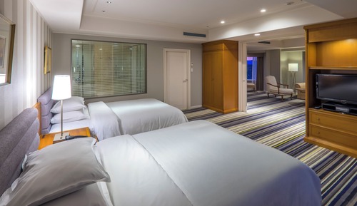 Corner Suite, 2 Double Beds, Non Smoking