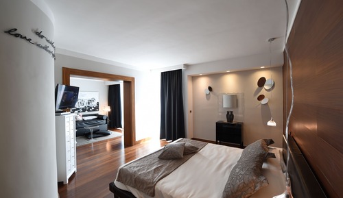 Suite, Sea View