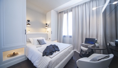 Classic Double Room (Small Bed)