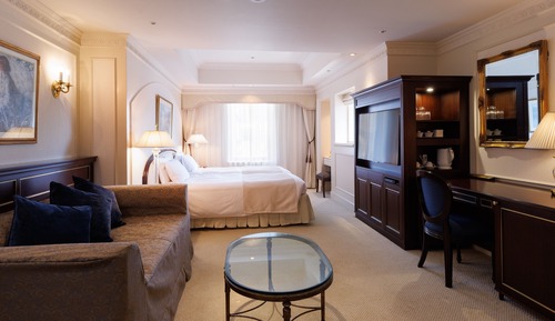 Deluxe Corner Twin Room + 2 Extra Bed, Non Smoking,Club Lounge Access