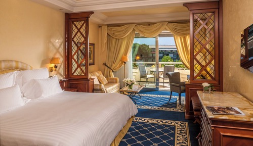 Deluxe Room, 1 King Bed (Deluxe Park View)
