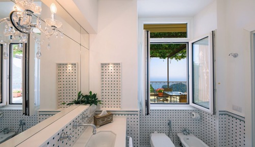 Suite, Sea View