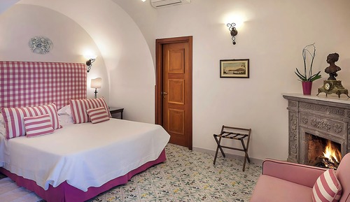 Deluxe Double or Twin Room, Partial Sea View