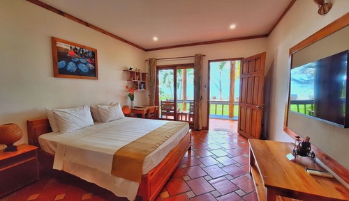 Bungalow, Beachfront