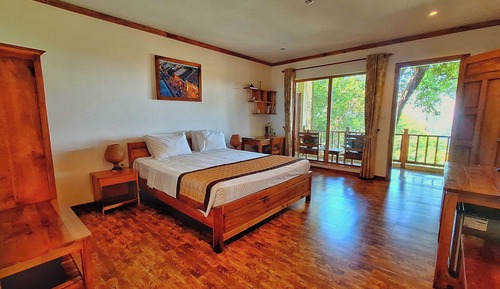 Deluxe Room, Partial Sea View