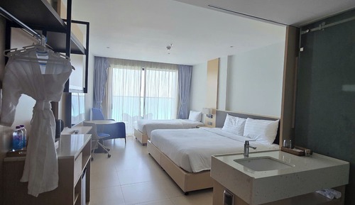 Deluxe Twin Room, Balcony, Partial Ocean View