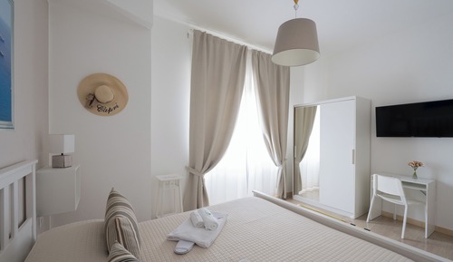 Double Room, 1 Double Bed (Capri)