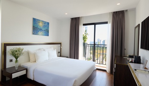 Executive Double Room with Mountain View and Bathtub