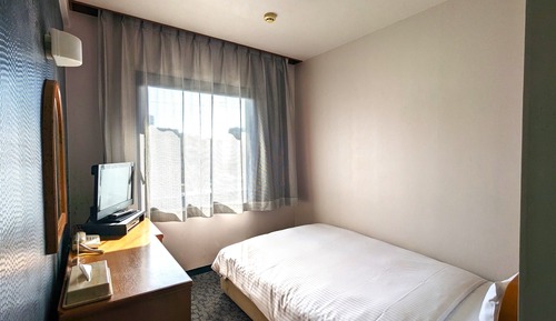 Single Room, Smoking