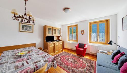 Two-Bedroom Deluxe Apartment with Garden View