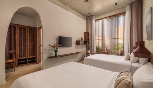 Twin Room with Bath