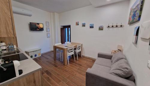 One-Bedroom Apartment with Balcony and Mountain View  