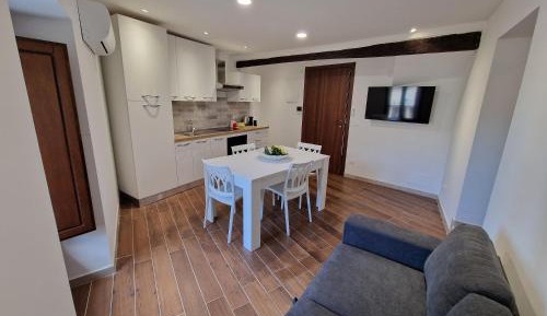 Two-Bedroom Apartment with Mountain View