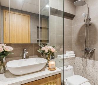 Deluxe One-Bedroom Apartment with City View