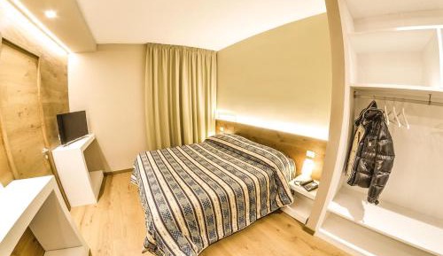 Two Superior Connecting Rooms (5 Adults)