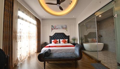 King Suite with Balcony