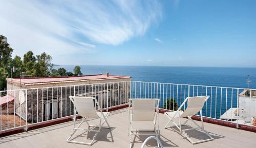 Superior One-Bedroom Apartment with Balcony