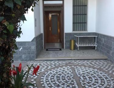Two-Bedroom Deluxe Apartment with Garden View
