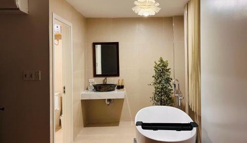 Suite with City View