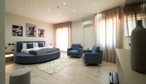 Queen Room with Spa Bath