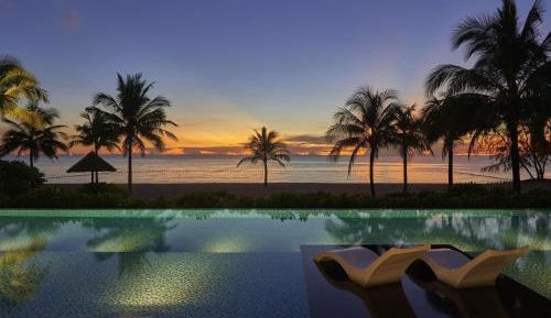 Presidential Four Bedroom Villa with Pool and Sea View