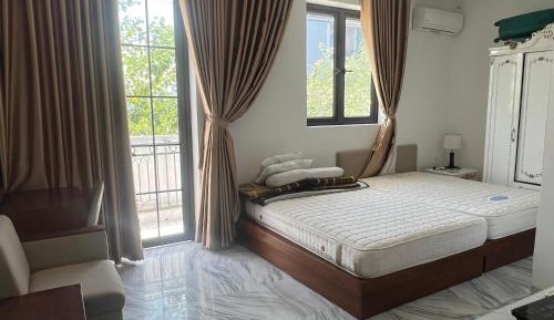 Twin Room with View