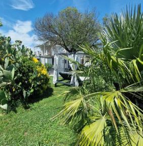 Deluxe Two-Bedroom Apartment with Garden View