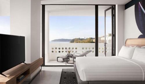 Executive Suite with One Double Bed and Ocean View
