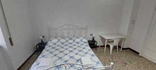 Queen Room with Shared Bathroom
