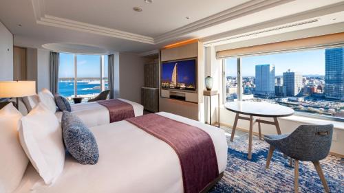 One-Bedroom Twin Suite with Panoramic View