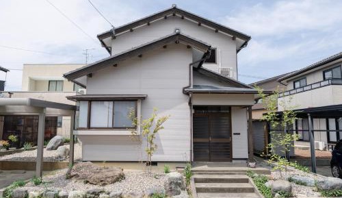 Seven-Bedroom House