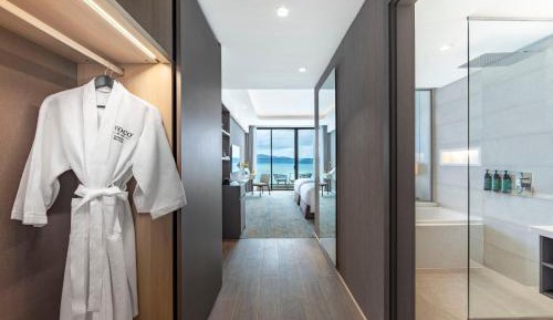 Premium Twin Room with Ocean View