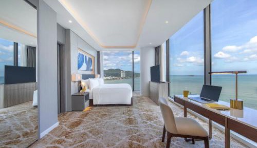 King Suite with Ocean View