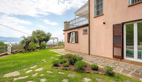 Two-Bedroom Deluxe Apartment with Ocean View