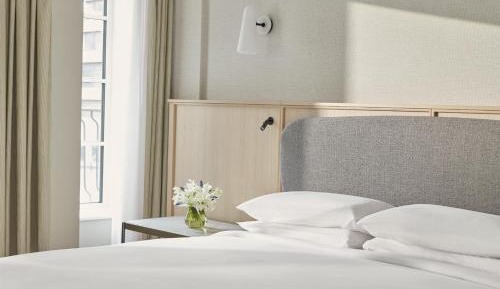 King Room with Accessible Shower - Disability Access