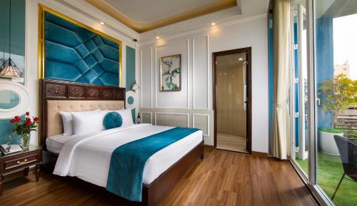 King Suite with Balcony