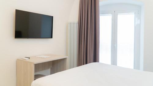 Double or Twin Room with Private Bathroom