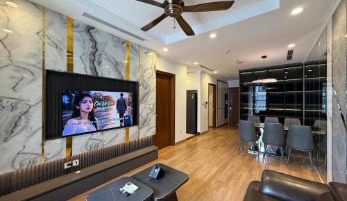 Two-Bedroom Deluxe Apartment with Balcony