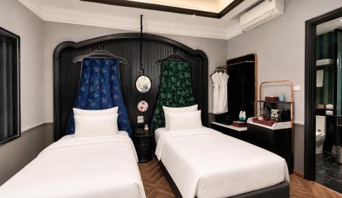 Deluxe Twin Room with Internal Window