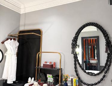 Deluxe Double Room with Internal Window