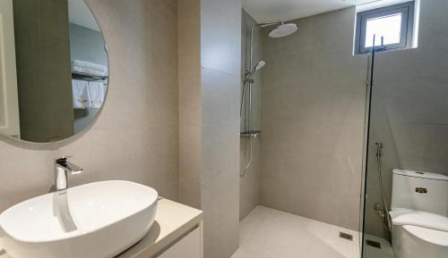 One-Bedroom Apartment with City View