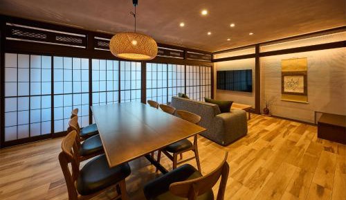 Three-Bedroom Deluxe Apartment
