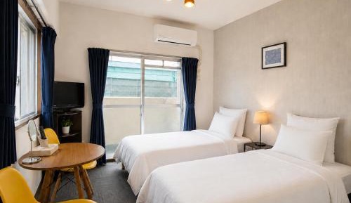Apartment with Balcony 402