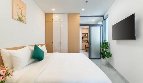 One-Bedroom Apartment with City View