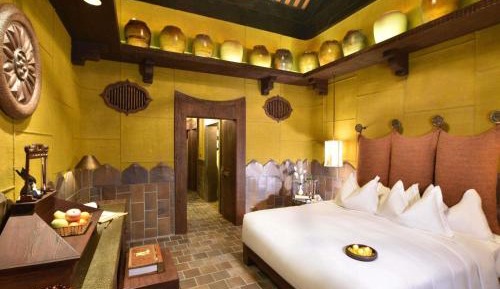 Junior King Suite with Pool View