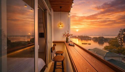 Studio with Lake View