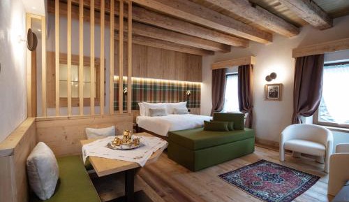 Deluxe King Room
